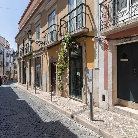 Bright 1br Flat In Bairro Alto By Lovelystay Lisboa