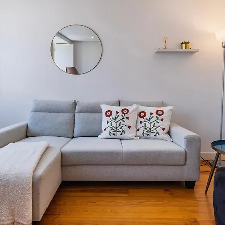 Bright 1br Flat In Bairro Alto By Lovelystay Apartamento